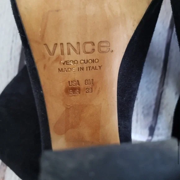 VINCE Addison Black Suede Peep Toe High Heel
Booties Block Heel T-Strap Back Sz8 - Picture 9 of 9